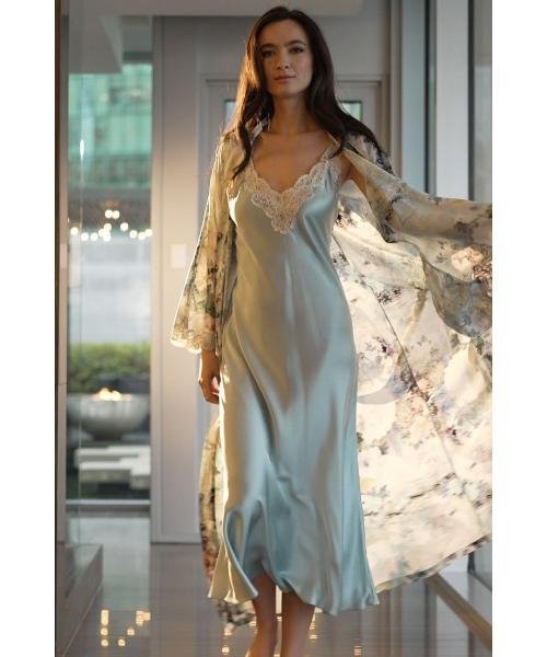 طقم طويل معرق