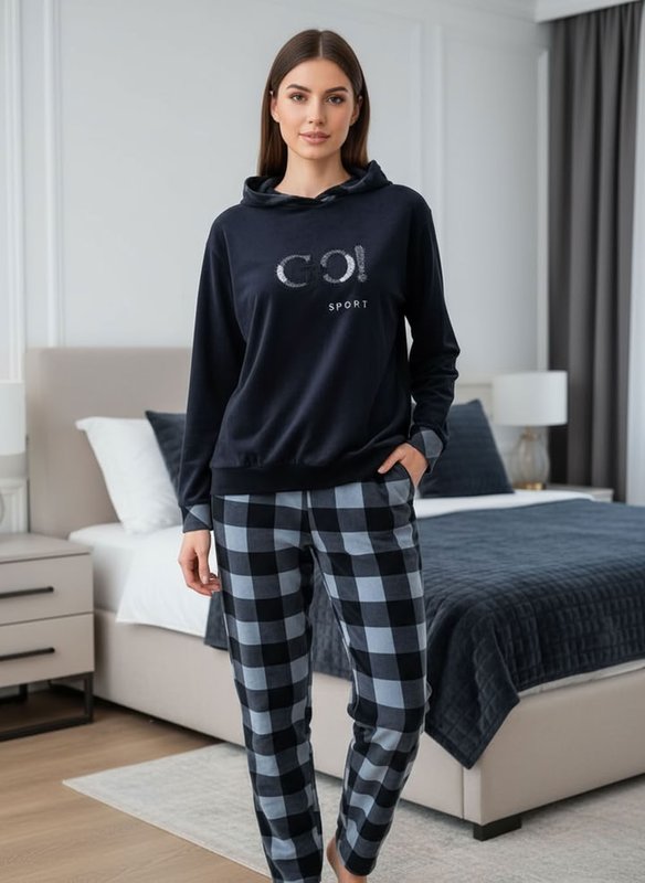 بيجامة مخمل